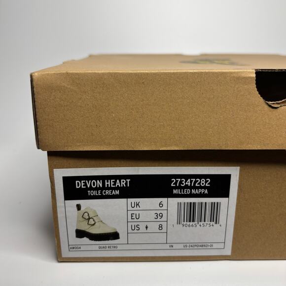 Dr. Martens Devon Heart Leather Platform Boots in Toile Cream Milled Nappa - Picture 9 of 9
